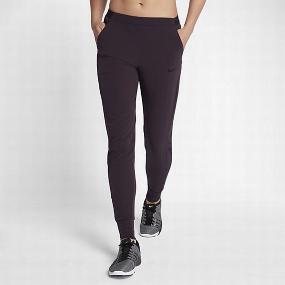 NIKE - Brand new slim fit training pants